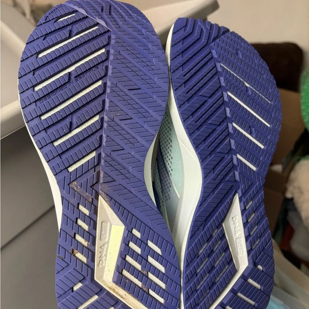 Brooks women’s sneakers - Picture 4 of 5